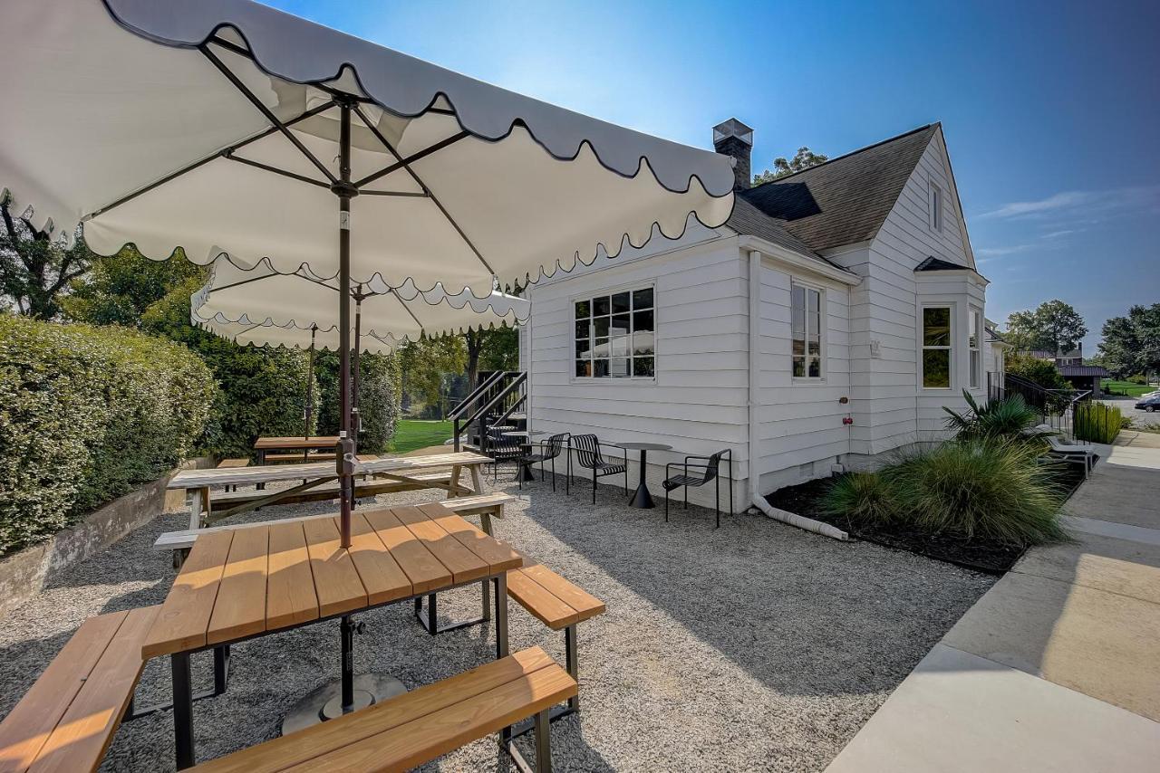 Modal Hostel Greenville Exterior photo